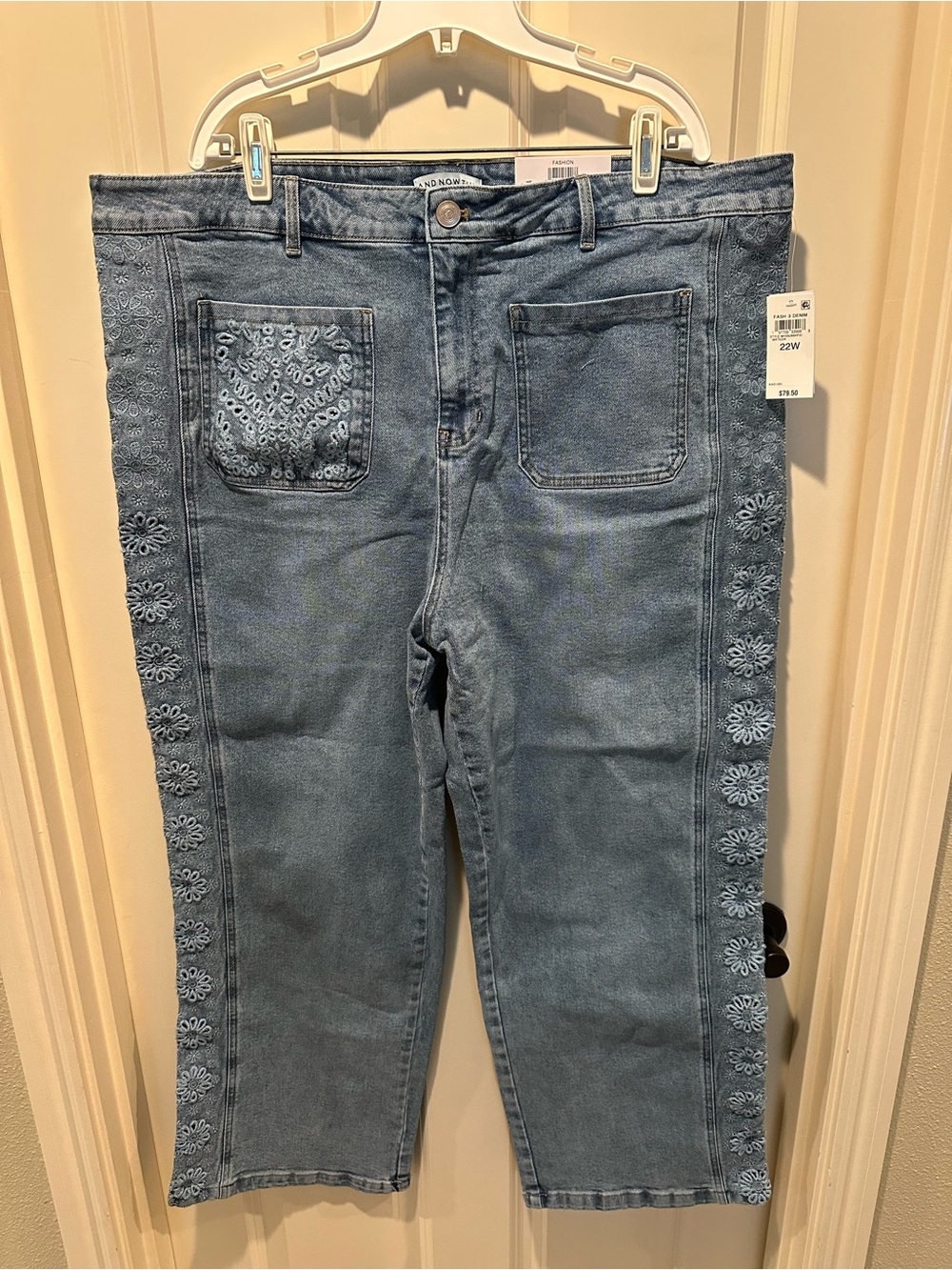 And Now This Embroidered Side-Panel Cropped Jeans - Blue